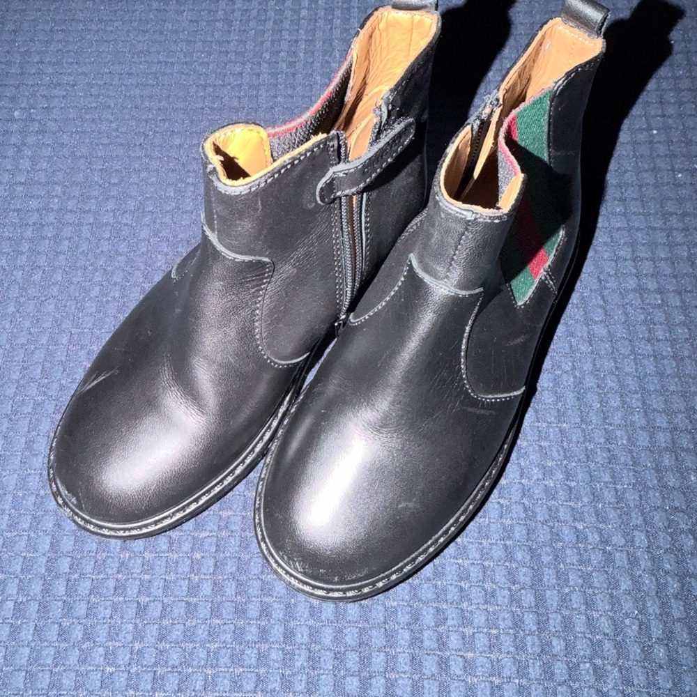 Gucci Kids Black Boots with Green and Red Stripes